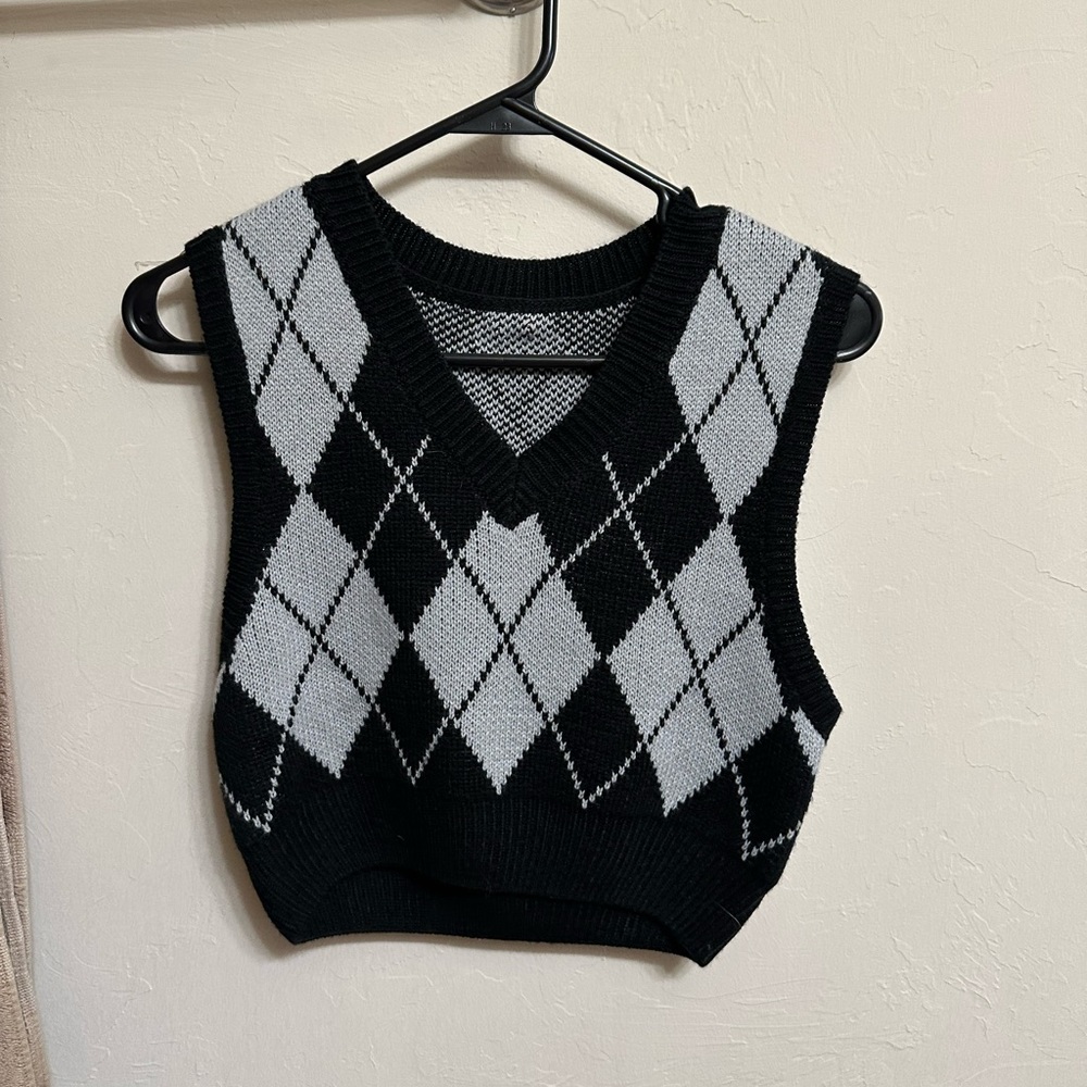 BLACK AND GREY SWEATER VEST
